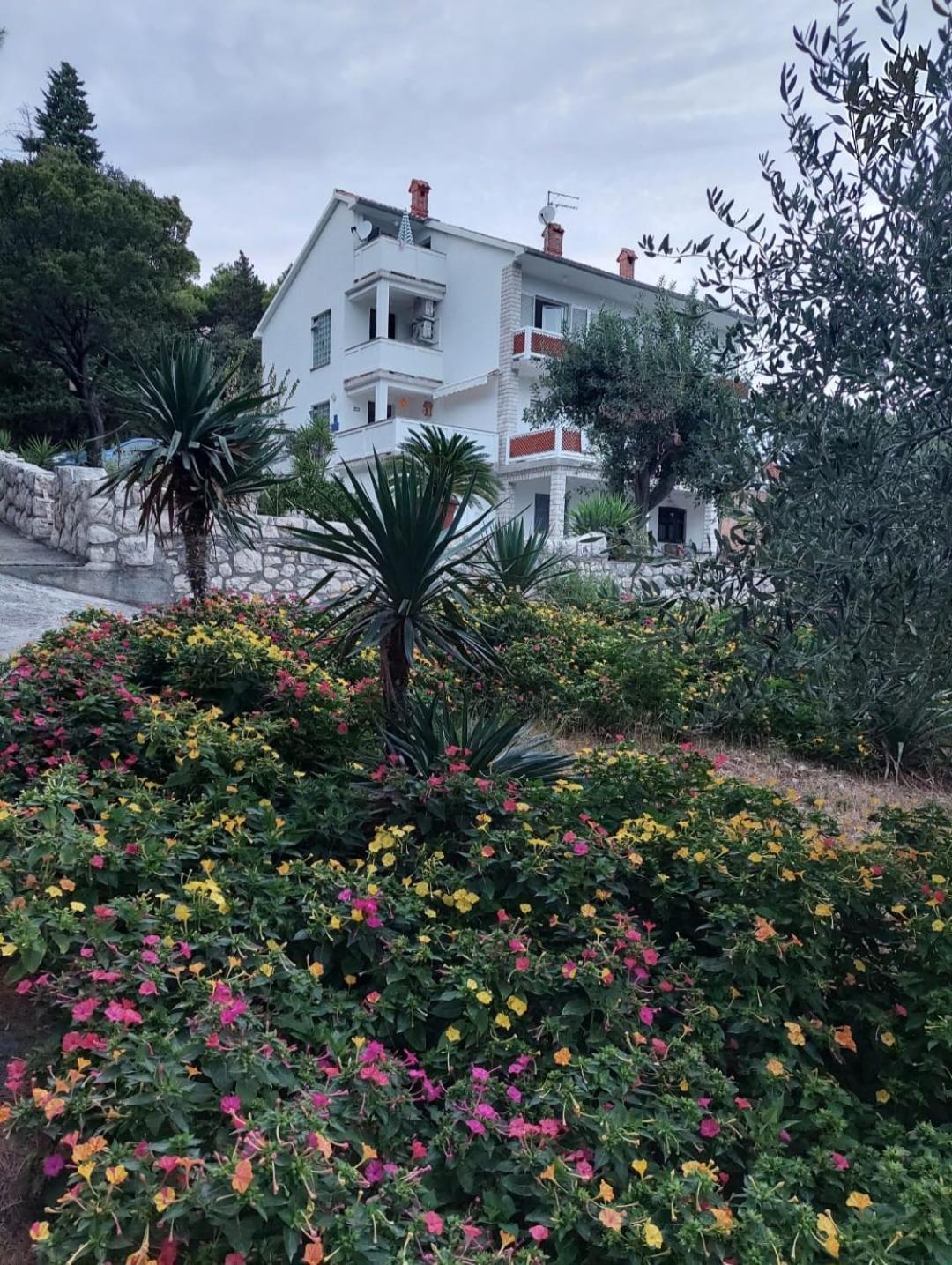 Milijana Apartments Rab Rab Town Eksteriør bilde